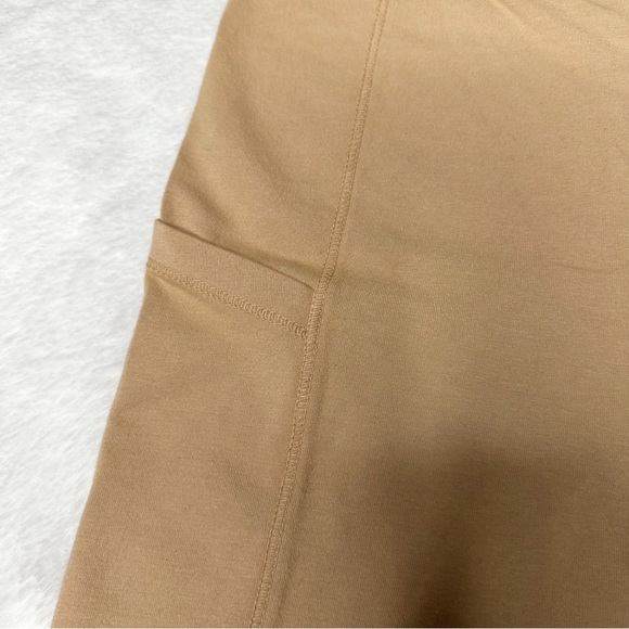 NWT Monrow Movement High Rise Biker Shorts 7” with Pockets in Taupe Women’s M - Picture 3 of 6